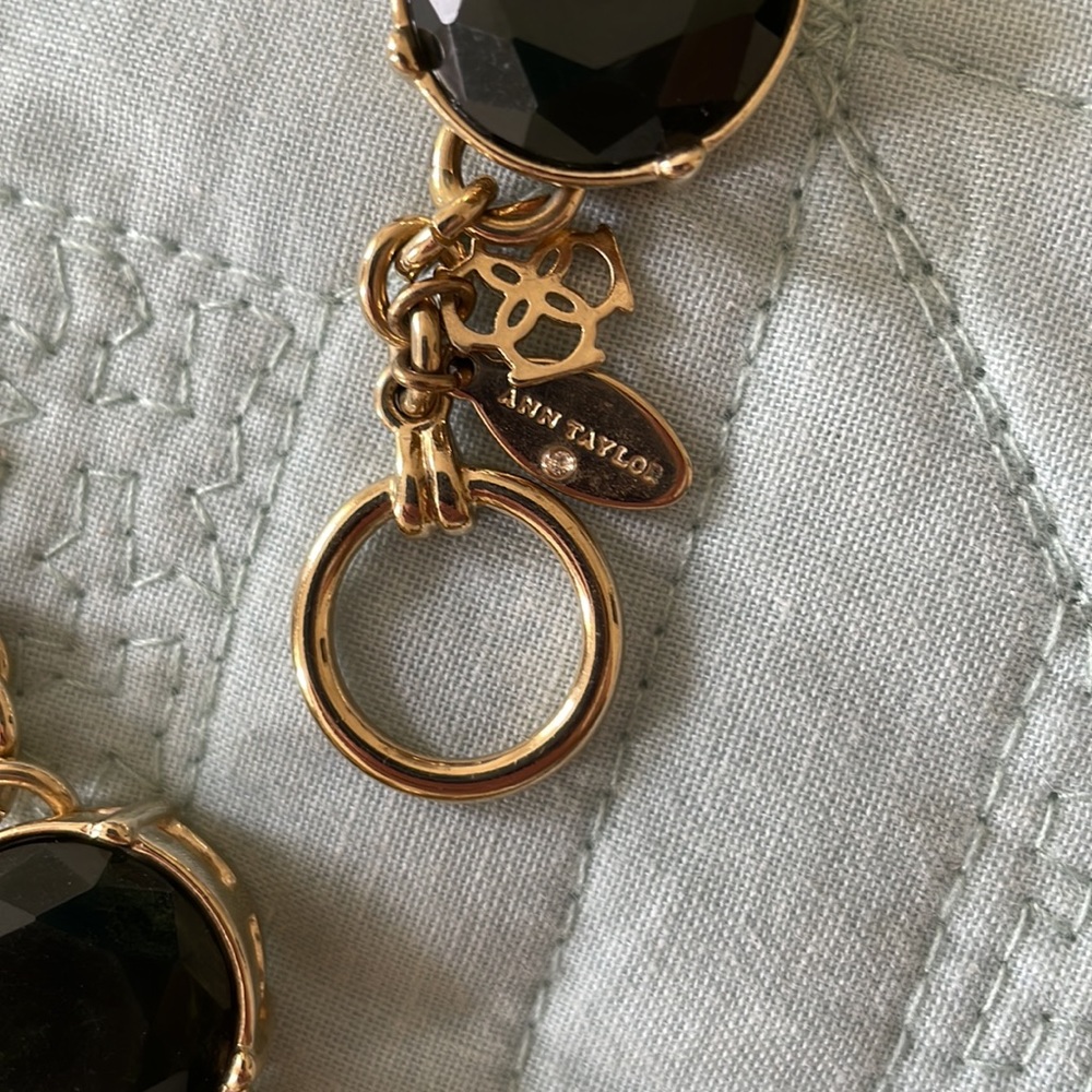 Ann Taylor smoke green statement necklace - Picture 2 of 3